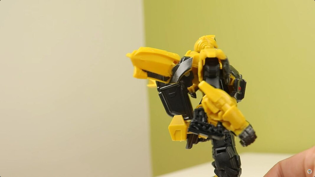 Image Of Reactive Bumblebee & Starscream 2 Pack In Hand From Transformers Game Toys  (10 of 37)